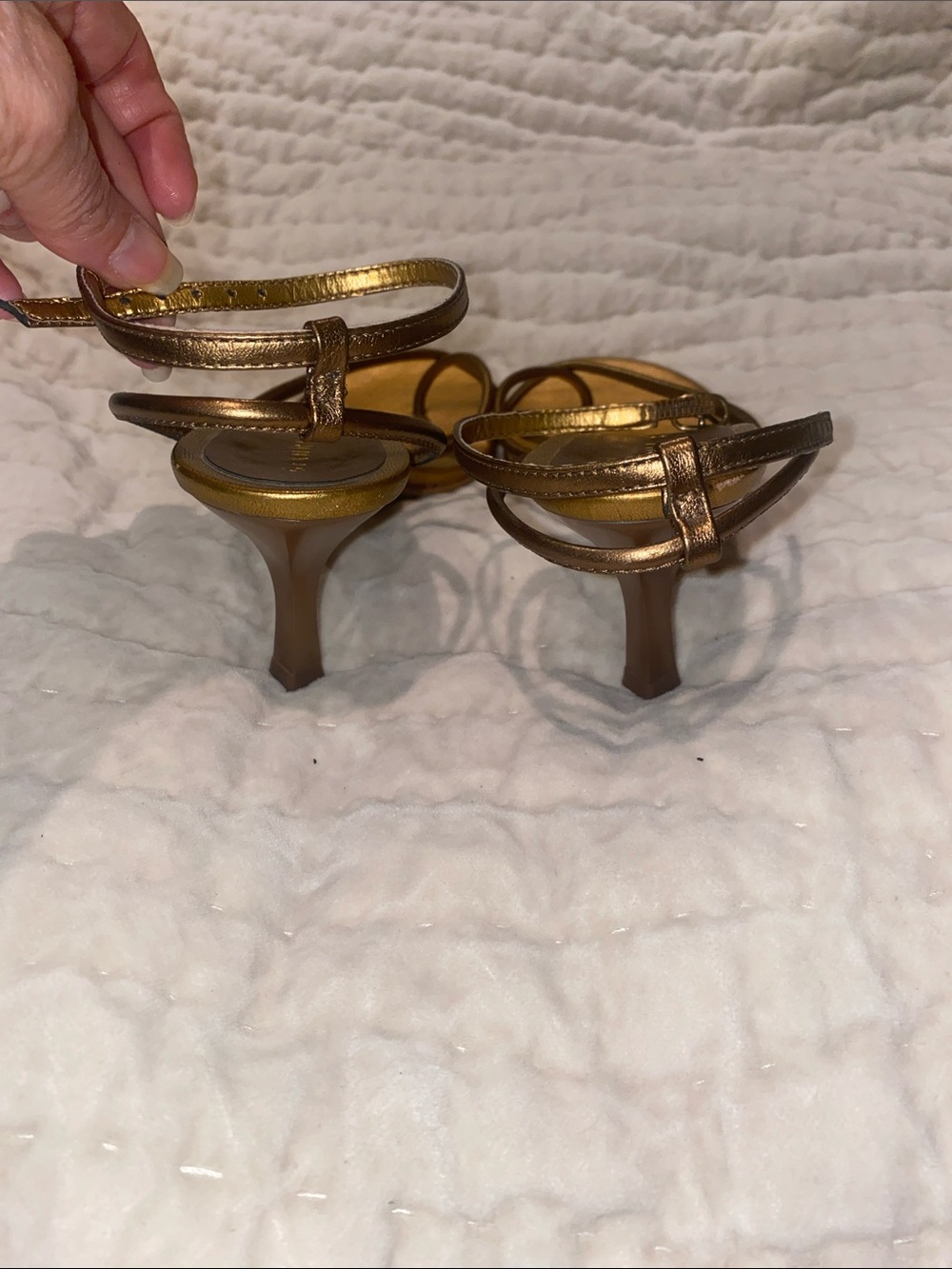 Gianni Bini Metallic Gold Strappy Sandals Size 8 - Picture 5 of 5